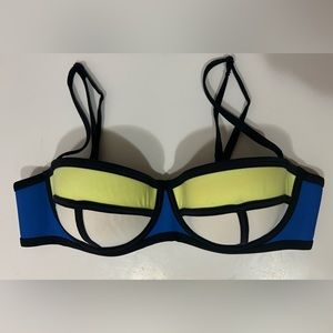 Triangl bikini top, size medium, like new condition